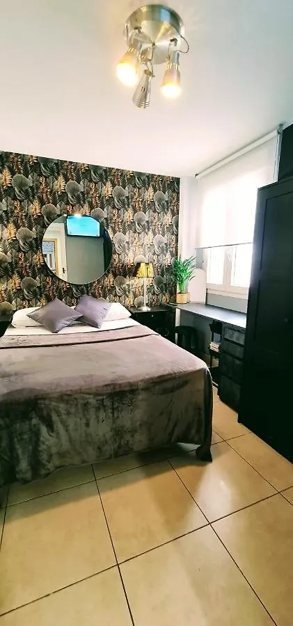 Beautiful Bedroom With Private Bathroom Marbella Spanien