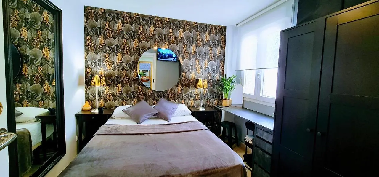 Beautiful Bedroom With Private Bathroom Marbella Privatunterkunft
